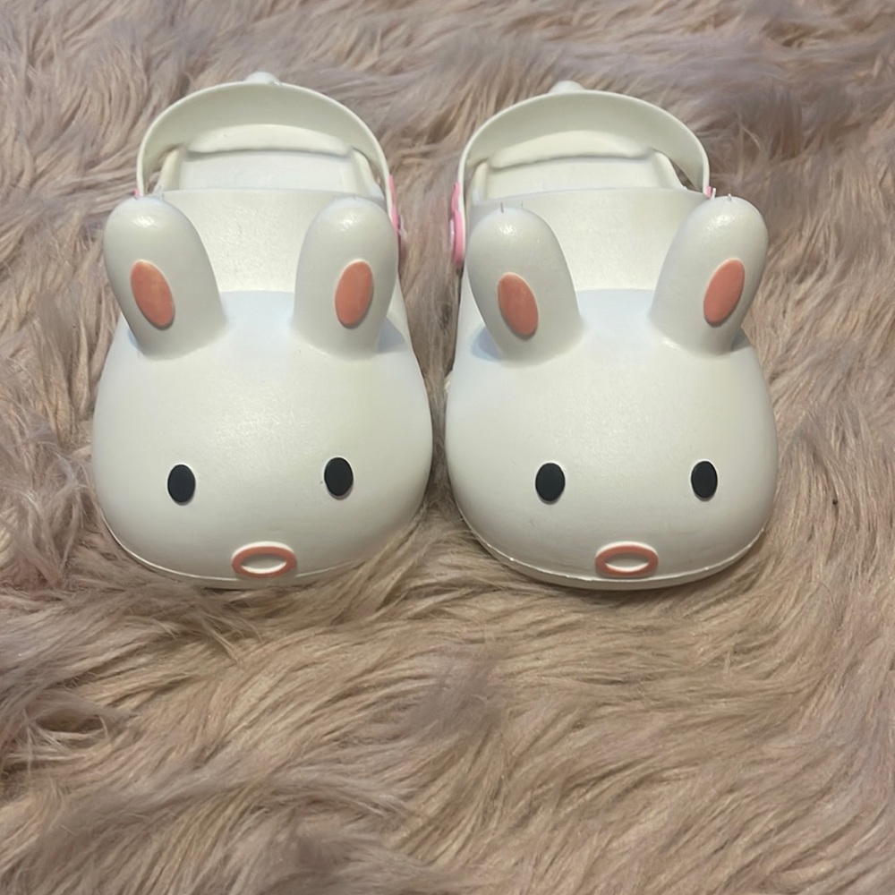 Cute bunny slides! With pink accents!